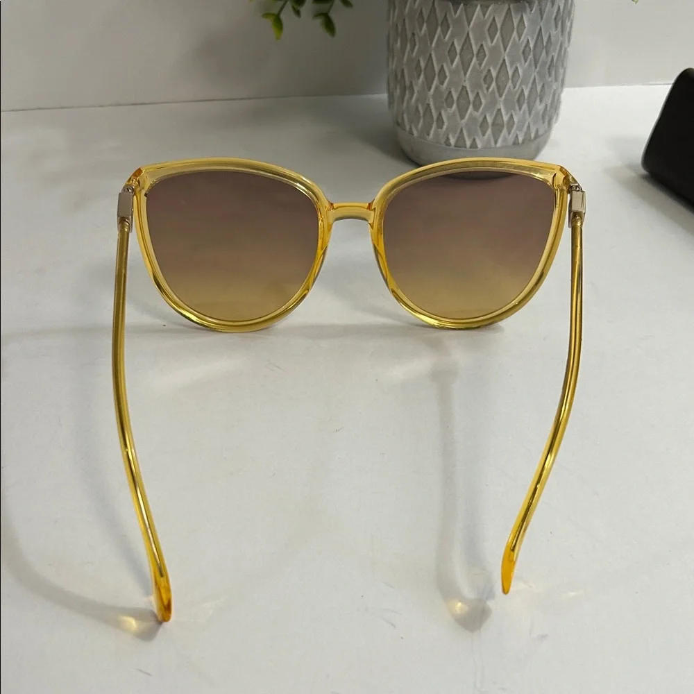 Fendi Gold-Toned Sunglasses - Picture 5 of 17